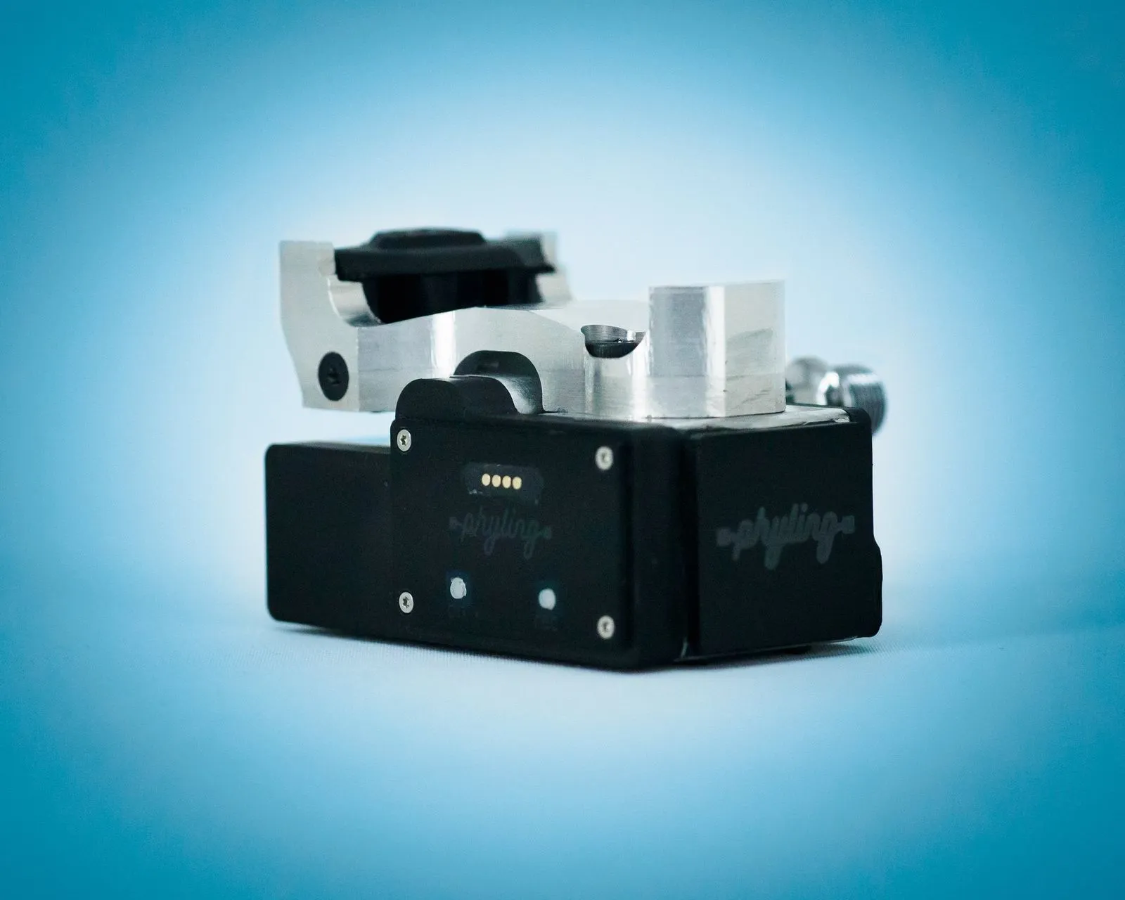 Pédale instrumentée PI3D Phyling sur fond bleu